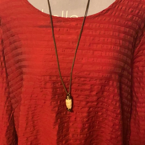 ⚡️⚡️5/$20 ⚡️⚡️LOFT Burgundy Maroon top - Picture 3 of 6